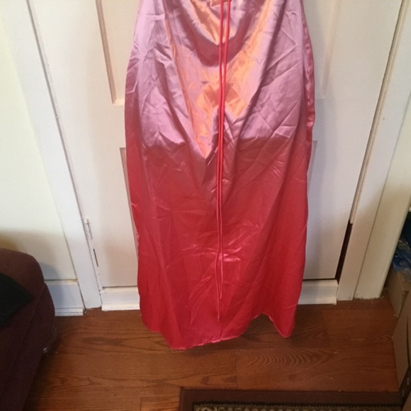 Shein pinkish like size small satin like backless res - Picture 3 of 4